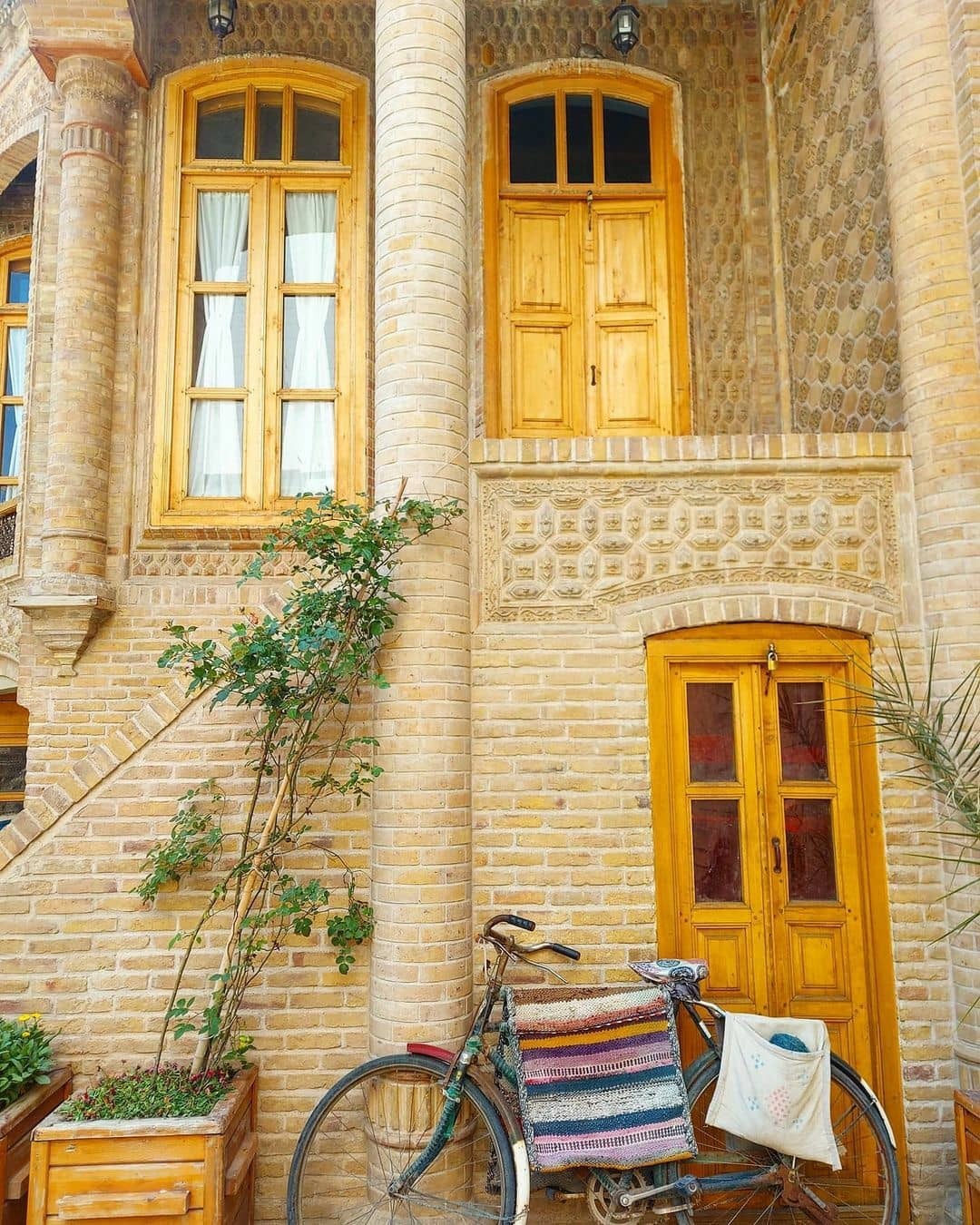 از