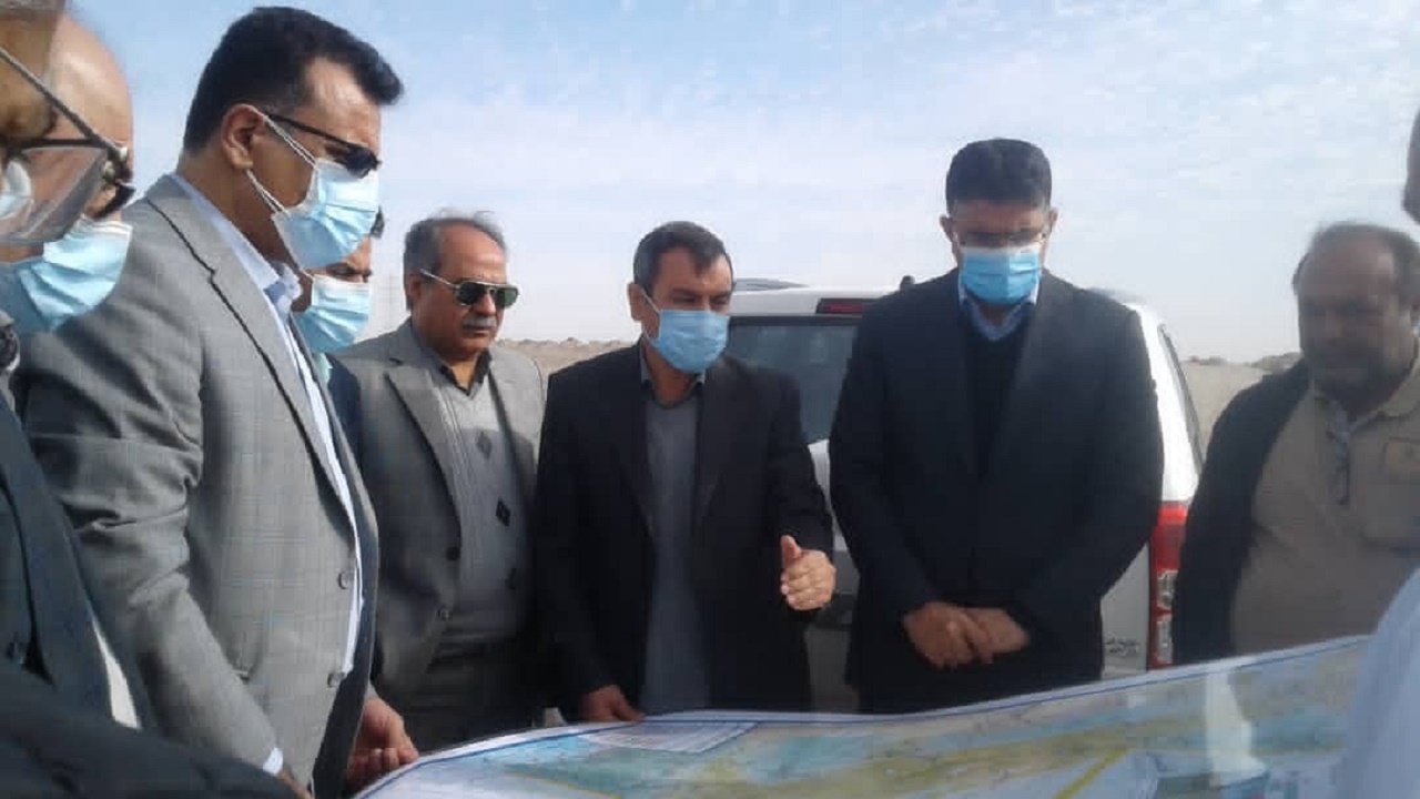 معاون برنامه و بودجه کشور از پروژه‌های راه سازی سیستان و بلوچستان بازدید کرد