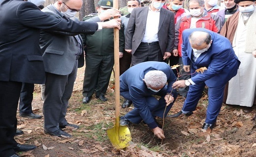 کاشت نهال در پارک جنگلی سراوان رشت