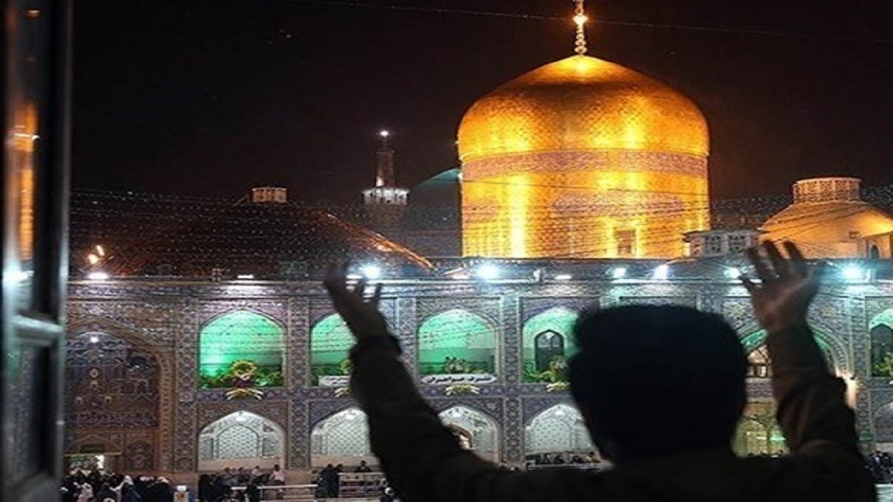 تشرف جوان مسیحی به دین اسلام در حرم مطهر رضوی