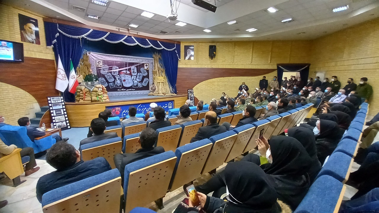 بصیرت افزایی راهکار مقابله با توطئه دشمن