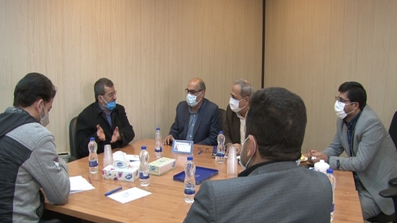 برپایی میز‌های خدمت در قم با حضور نماینده تام الاختیار وزیر امور اقتصادی و دارایی