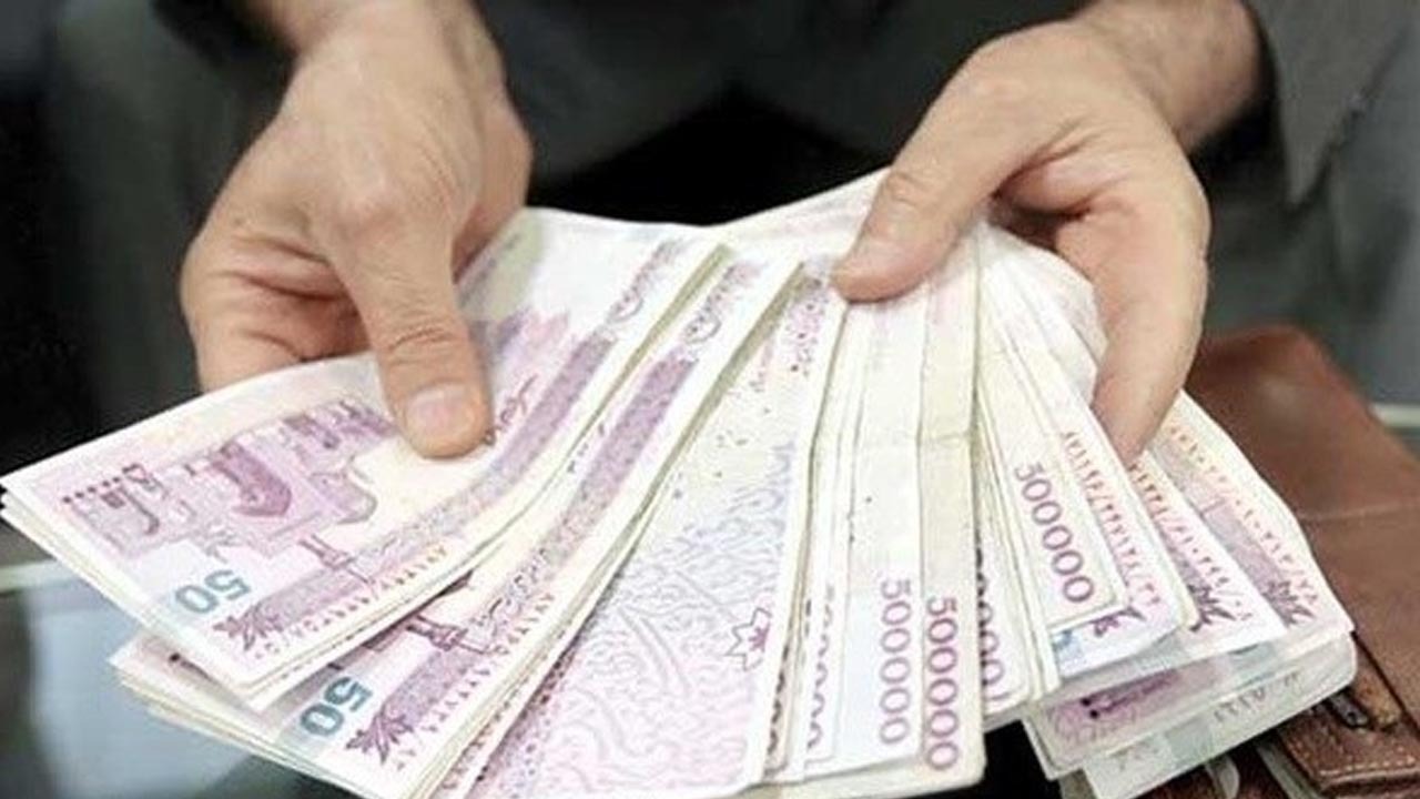 با پول چگونه رفتار کنیم؟