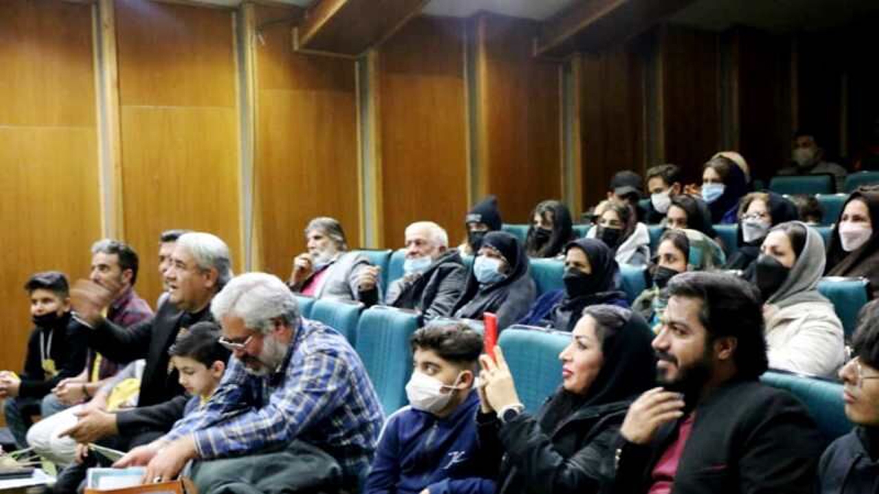 اکران فیلم شهر کاغذی در شیراز
