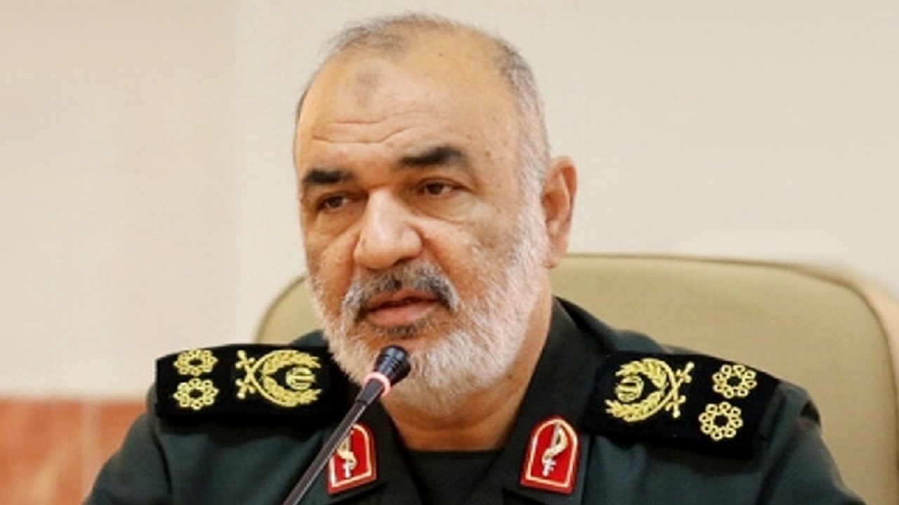 محور مقاومت در همه سرزمین‌های اسلامی در تعقیب دشمن است/ لزوم حراست روحانیون از تعقل مردم