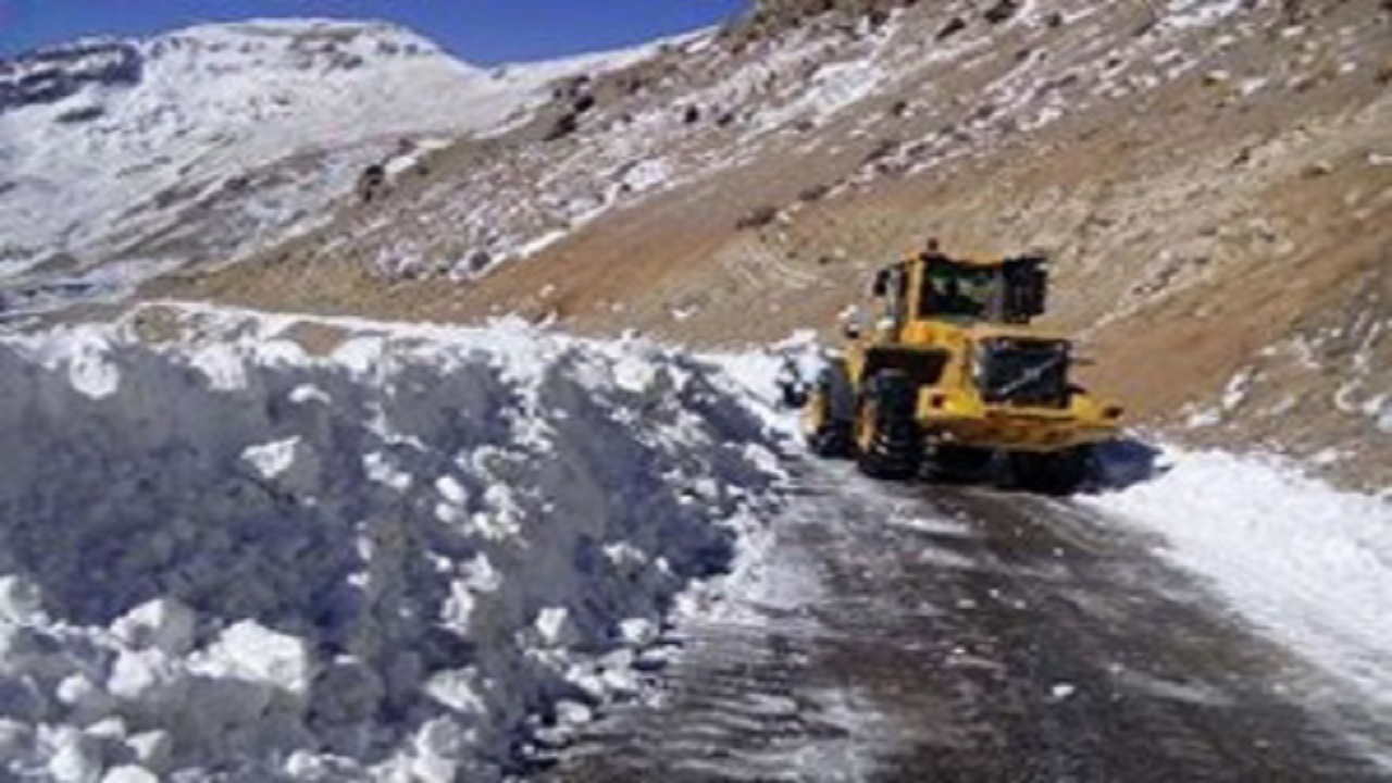 بازگشایی راه ارتباطی ۲۱۰ روستای لرستان