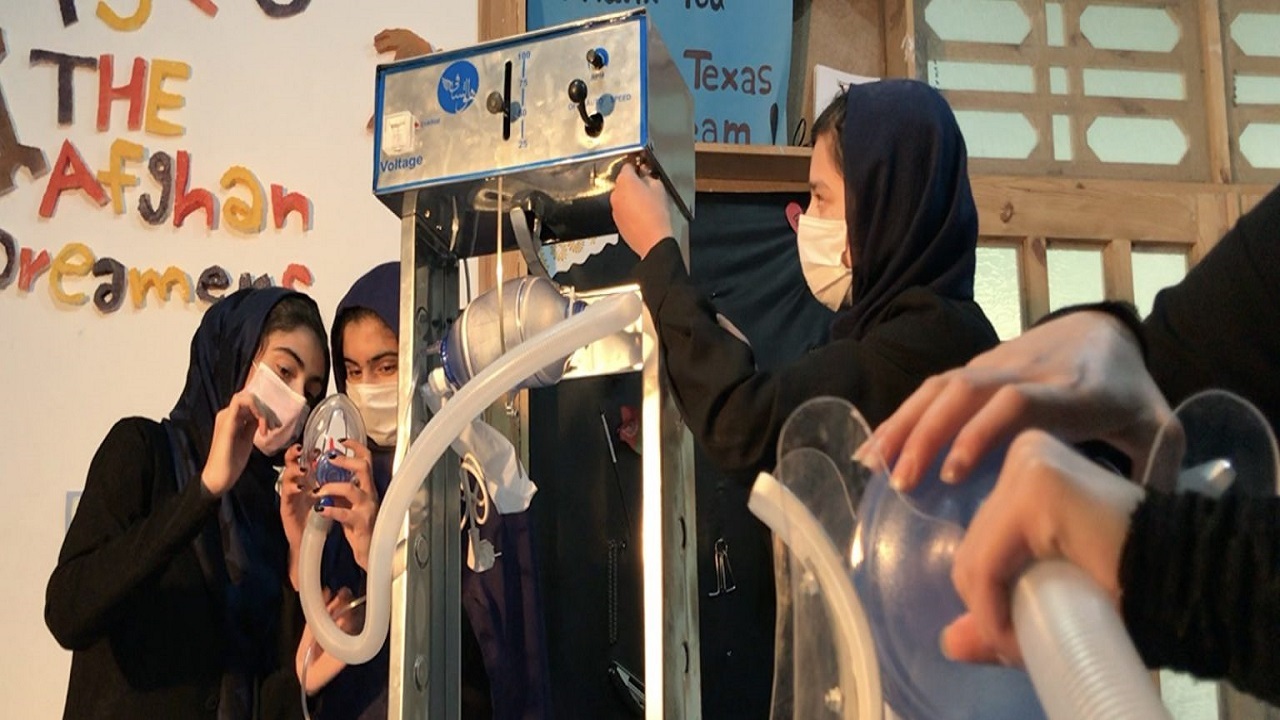 تیم رباتیک دختران افغانستان در یک رقابت جهانی دوم شد