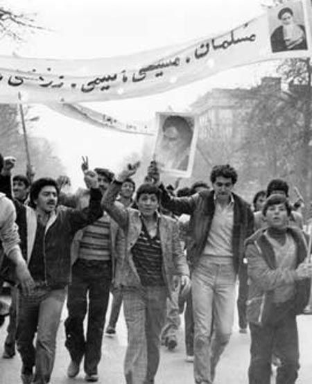 ماجرای تجاوز عوامل رژیم شاه مخلوع به اموال مردم انقلابی و حماسه بازاریان + تصاویر