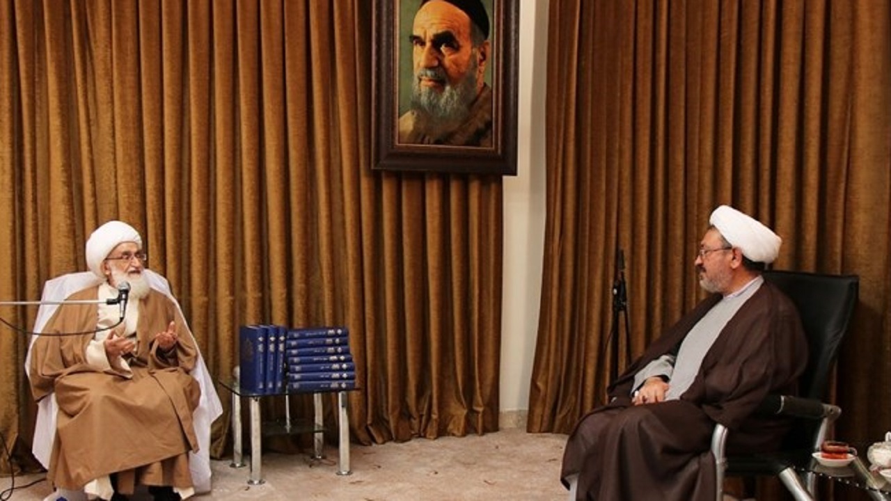معرفی امام به جهانیان؛ شناساندن خلاصه اسلام است