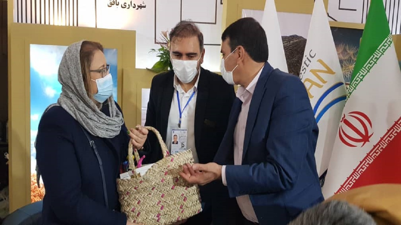 اعلام آمادگی سفیر رومانی برای پیمان خواهر خواندگی با بافق