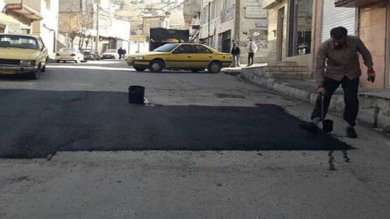 ۸۰ تن آسفالت در معابر منطقه ۱۰ توزیع شد