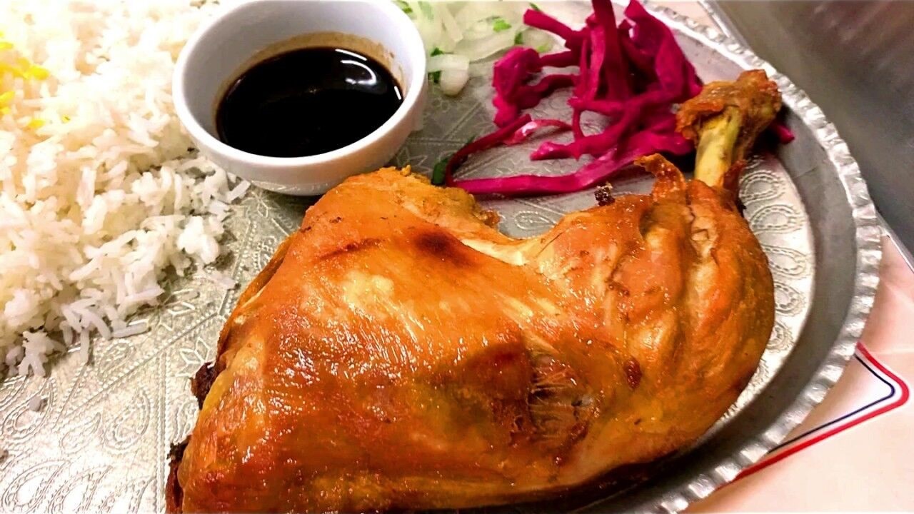 اكبر جوجه با سس مخصوص + فیلم