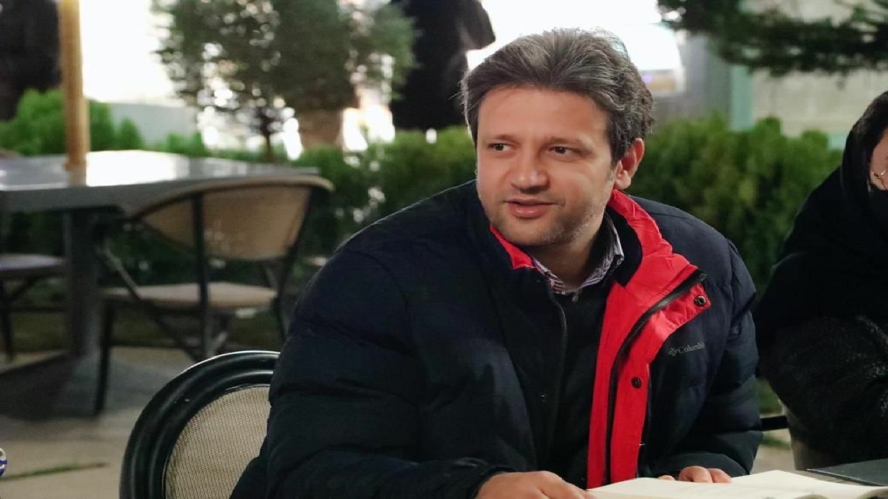 انتشار ترجمه انگلیسی «مردانی حوالی خورشید» تا ماه آینده