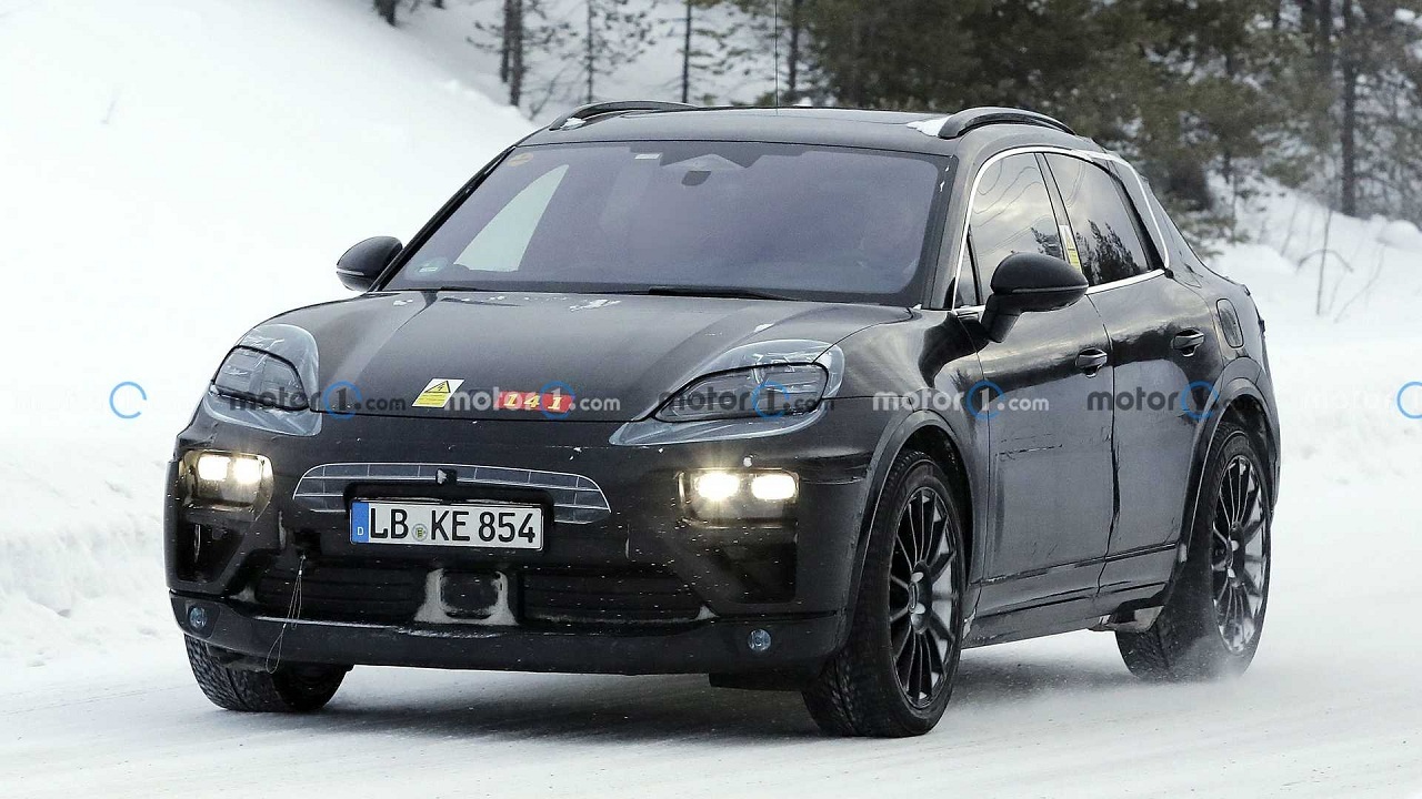 آزمایش هوای سرد خودروی برقی Porsche Macan +تصاویر