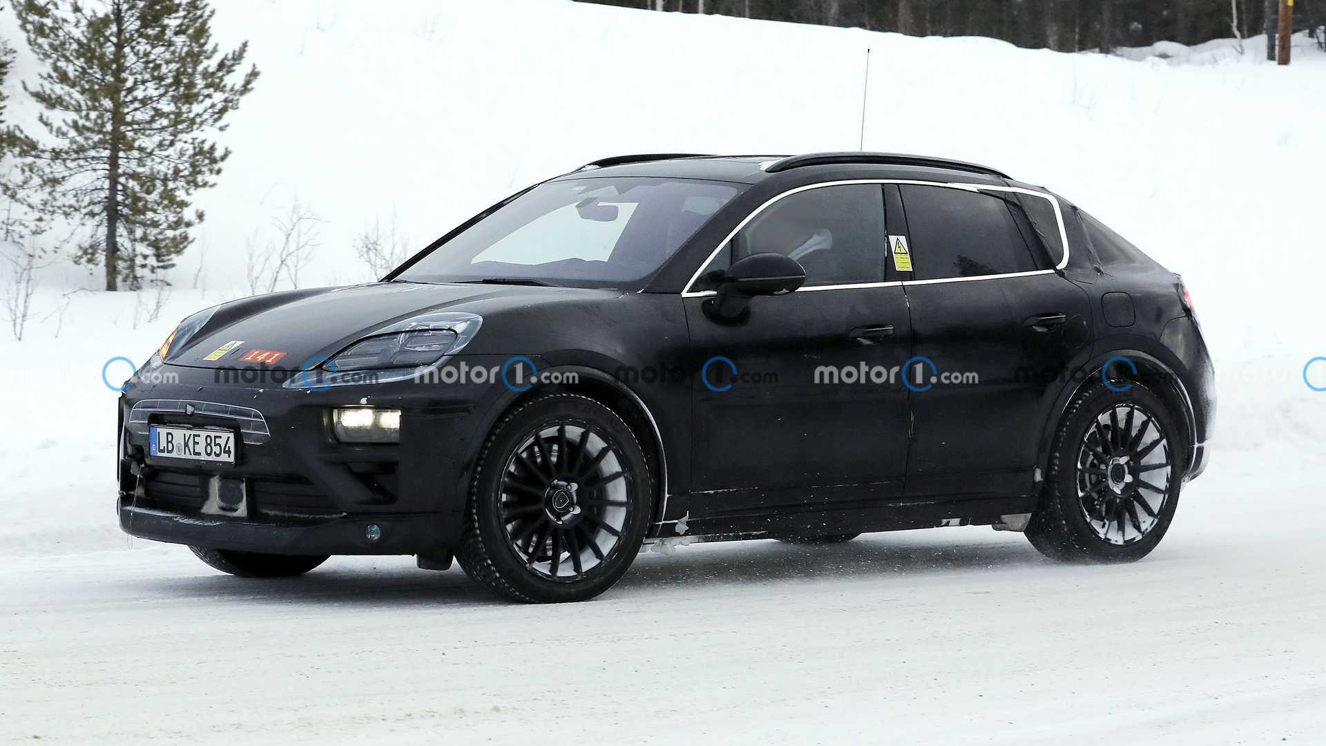 خودروی برقی Porsche Macan 
