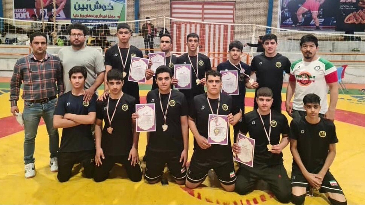 سیرجان فاتح مسابقات قهرمانی کشتی فرنگی مدارس کرمان