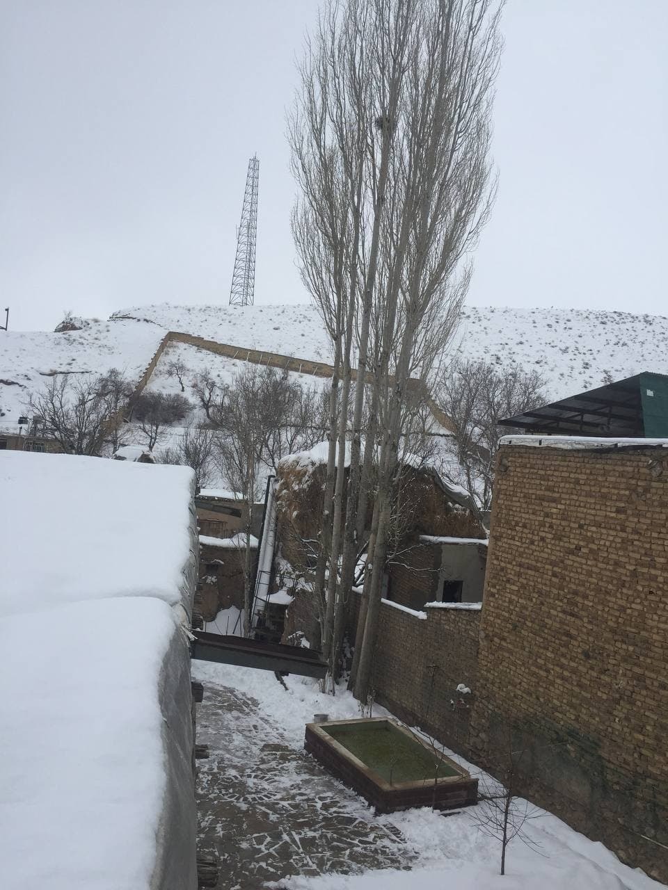 از