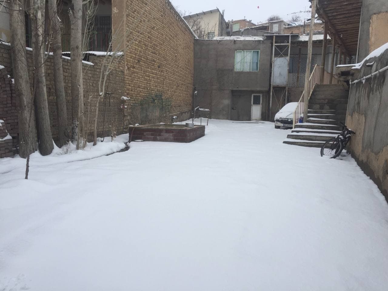 از