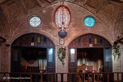 تیمچه اکبریان، اولین بانک ایران