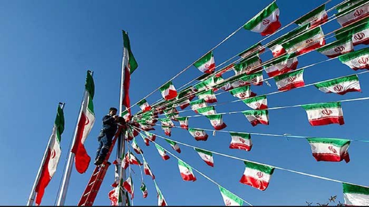 آذین بندی شهر همدان به مناسبت دهه فجر
