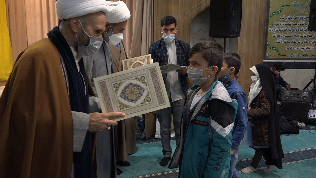 تجلیل از فرزندان ممتاز تحصیلی طلاب خراسان جنوبی