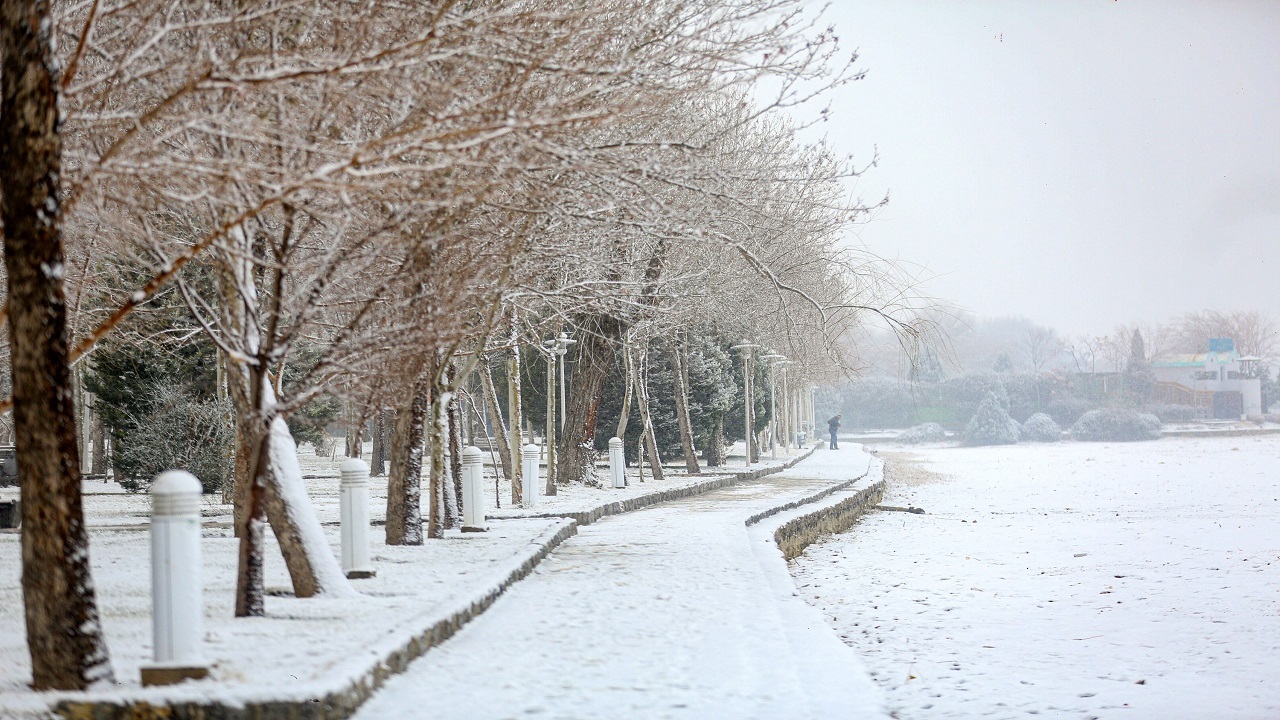 برف و کولاک در راه آذربایجان غربی