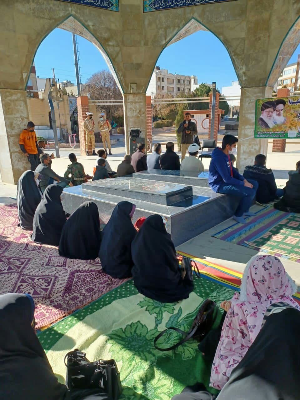 برگزاری جشن انقلاب توسط اهالی معالی آباد + تصاویر