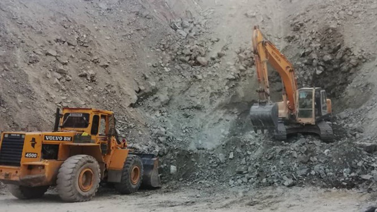 علت صدای مهیب در شهرضا انفجار در معادن سنگ لاشه بود