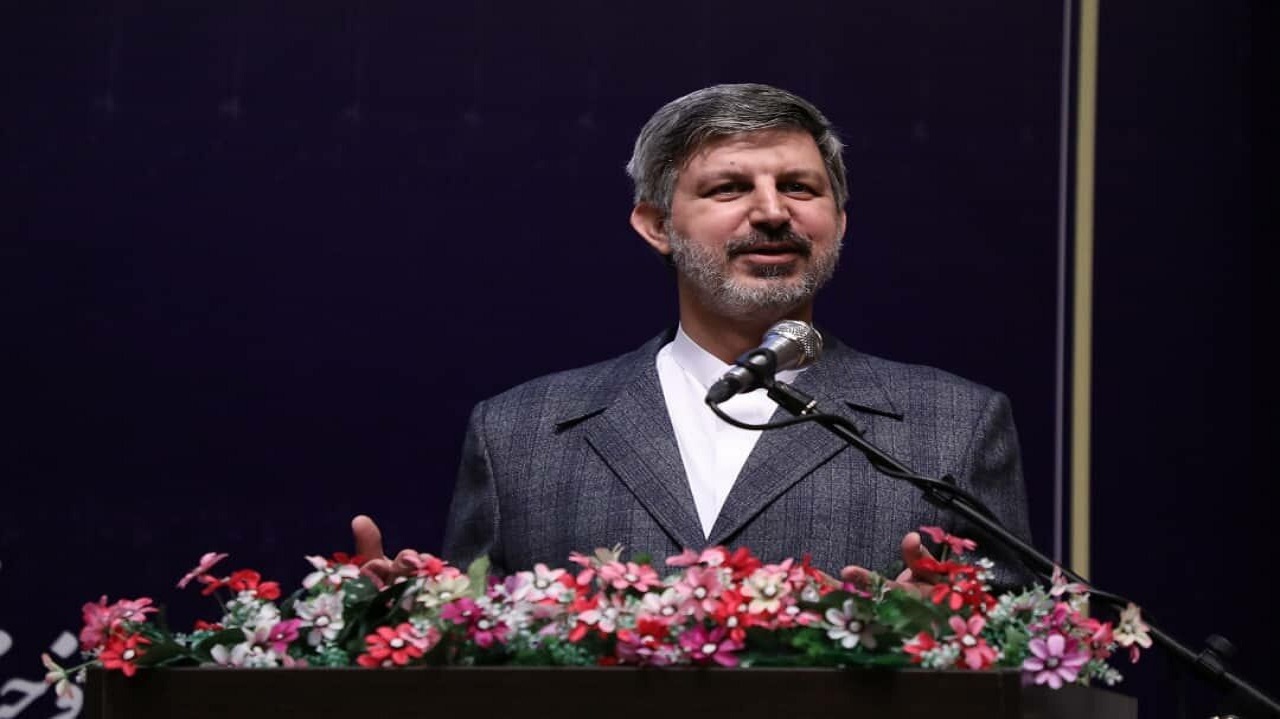 نقش تربیتی معلمان در جامعه شناسایی و احیا شود
