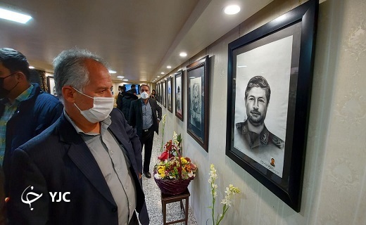باز آفرینی تصویر سرداران شهید دفاع مقدس و دهه فجر در نگارخانه رقص قلم
