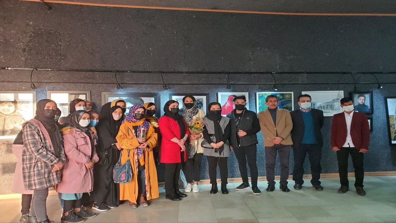 نمایشگاه نقاشی هنرمندان افغانستانی در تهران برگزار شد + تصاویر  و فیلم