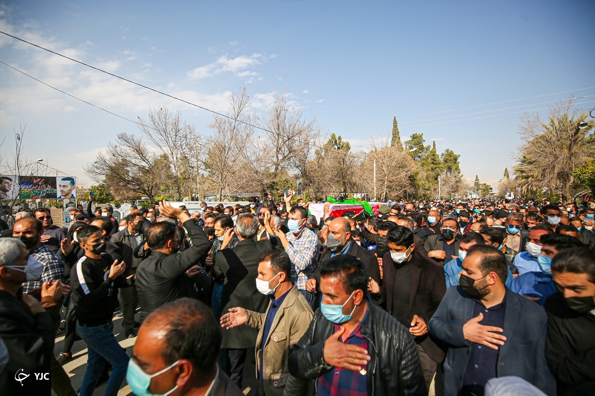 پیکر شهید رنجبر در حرم شاهچراغ (ع) تشییع شد + تصاویر