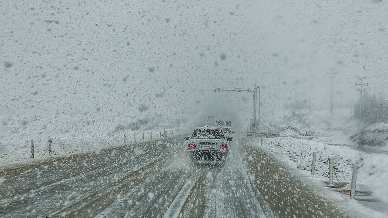 الزام تردد با زنجیر چرخ در محورهای کوهستانی گلستان