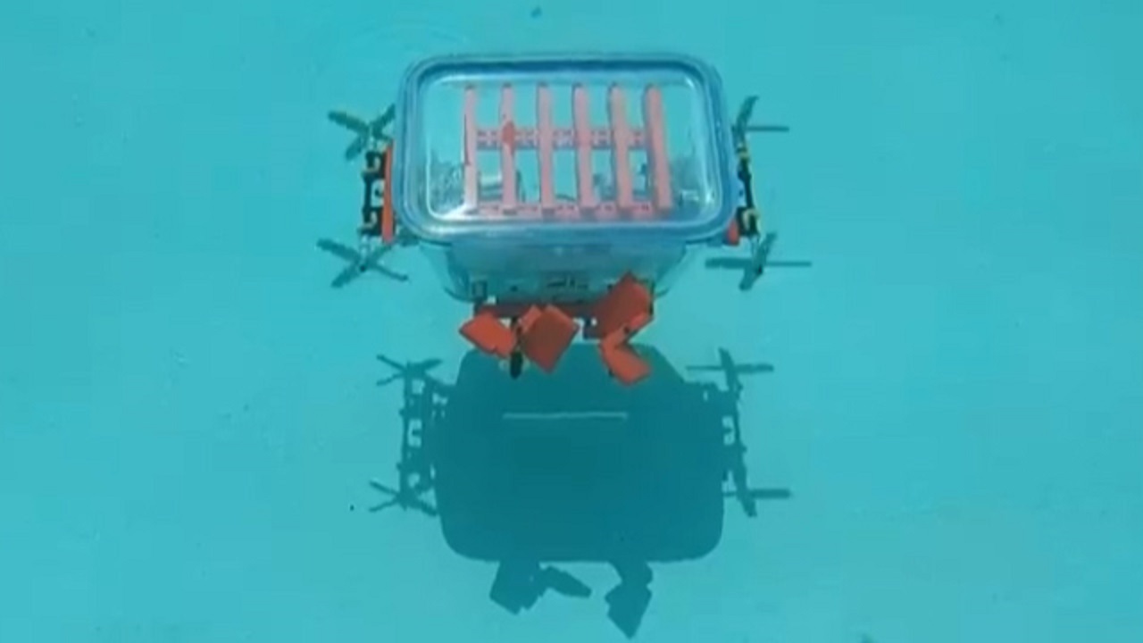 ساخت زیردریایی با ظرف شیشه‌ای + فیلم