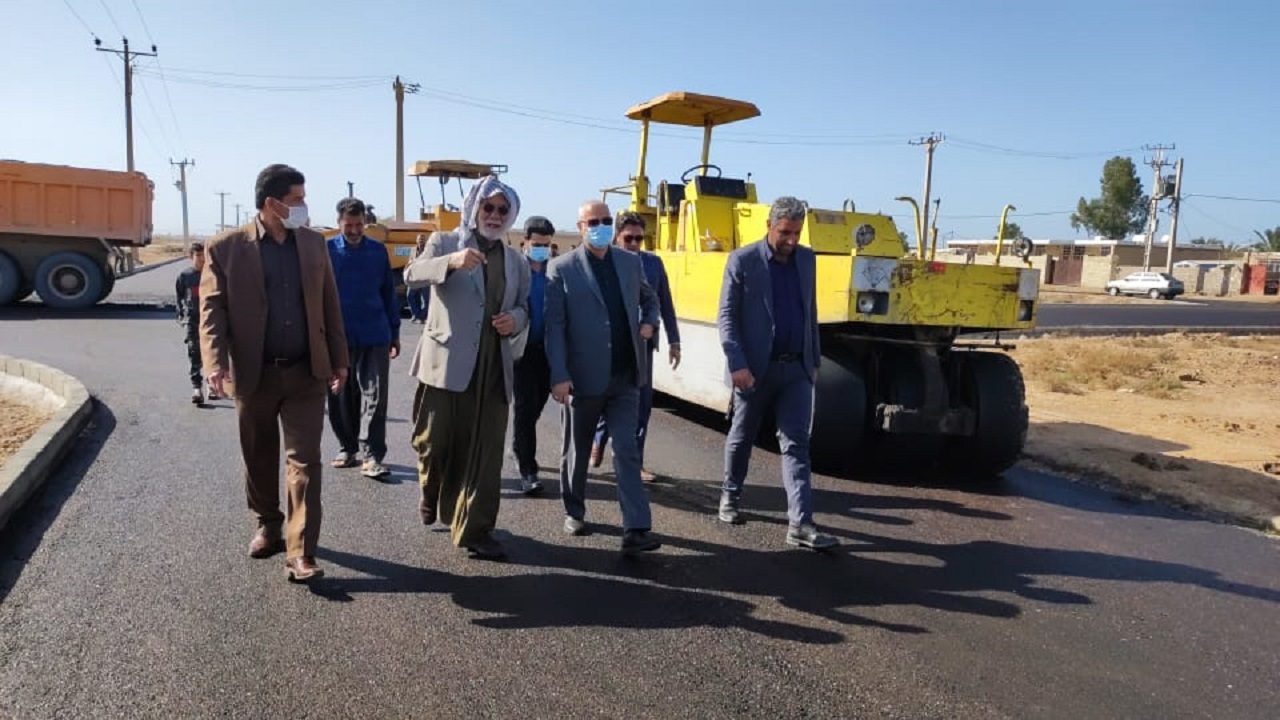 همزمان با دهه فجر از طرح‌های آسفالت ۵ روستای بخش مرکزی اهواز بهره برداری شد