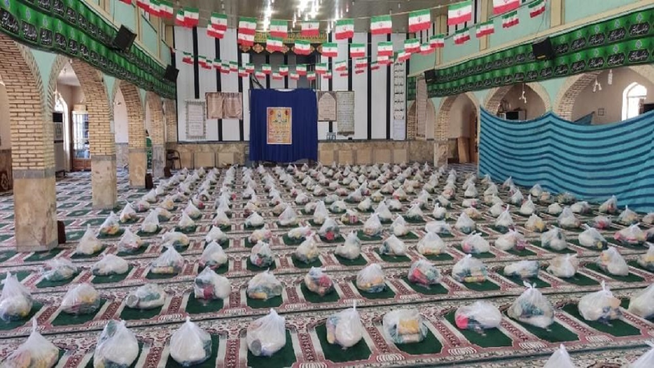 ۲۵۰ سبد کمک معیشتی میان محرومین چویبده توزیع شد