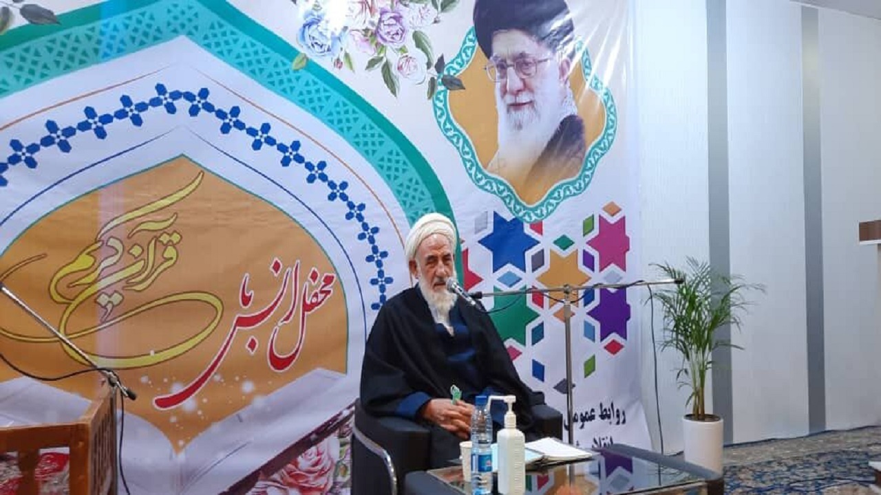 انس با قرآن کریم باعث رستگاری انسان می‌شود