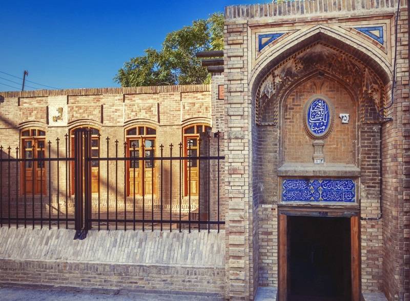 حوض آبی و ماهی قرمز، اینجا نوستالژی قد می&zwnj;کشد! + عکس