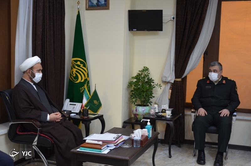 دیدار فرمانده کل انتظامی جمهوری اسلامی ایران با تولیت آستان مقدس حرم مطهر شاه چراغ (ع) دیدار فرمانده کل انتظامی جمهوری اسلامی ایران با تولیت آستان مقدس حرم مطهر شاه چراغ (ع)