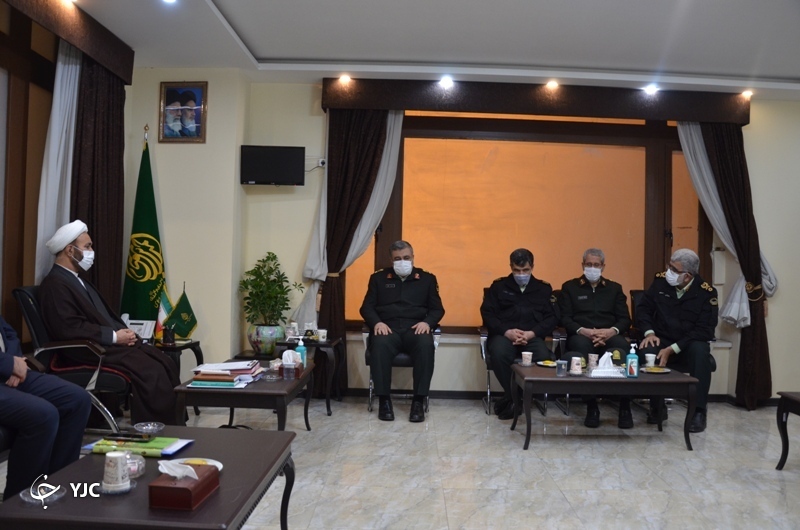 دیدار فرمانده کل انتظامی جمهوری اسلامی ایران با تولیت آستان مقدس حرم مطهر شاه چراغ (ع) دیدار فرمانده کل انتظامی جمهوری اسلامی ایران با تولیت آستان مقدس حرم مطهر شاه چراغ (ع)