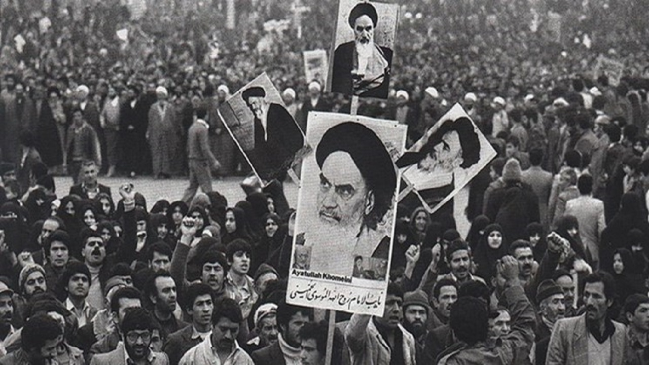 ۵ دستاورد مهم مبارزات مردم در ۱۰ روز آخر انقلاب که مهر پایانی بر پهلوی شد