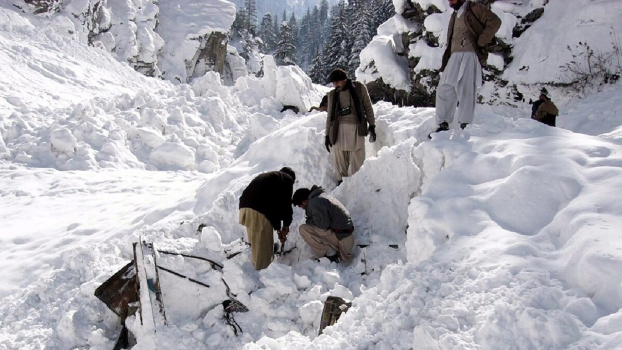 برفکوچ در کنر جان ۲۰ نفر را گرفت