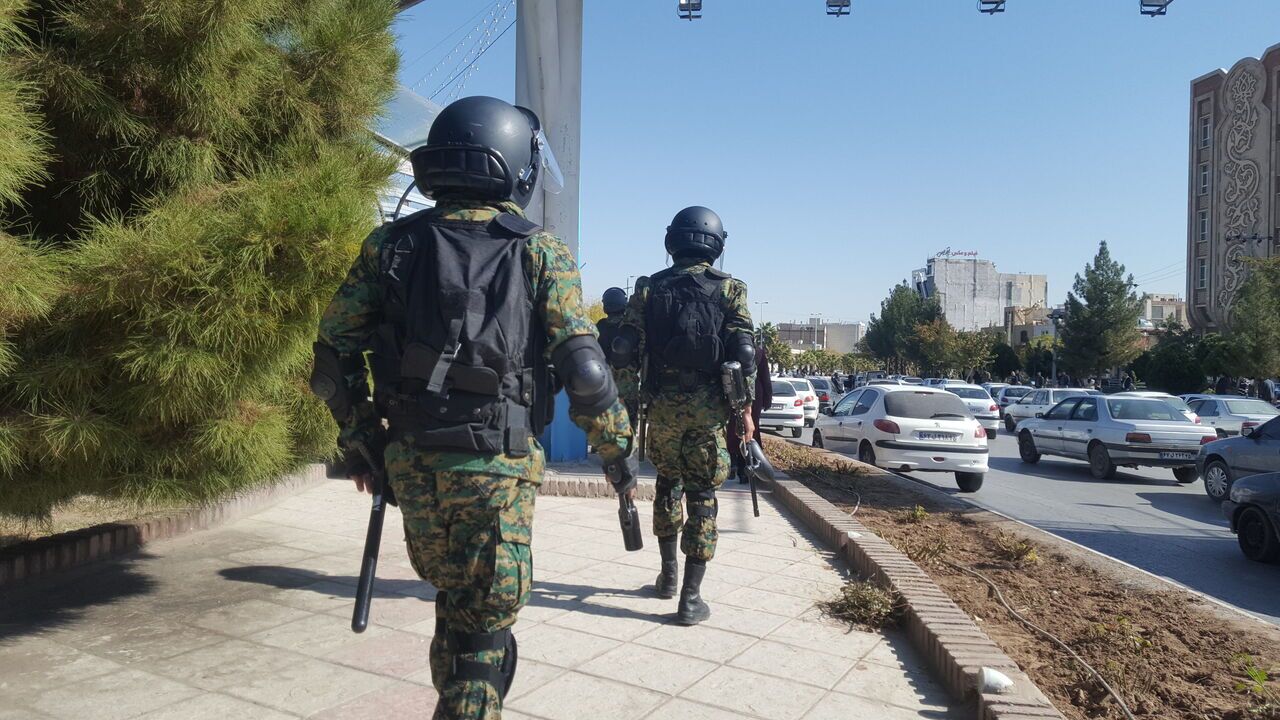 قانون به کارگیری سلاح پس از «موافقت ستاد کل نیروهای مسلح» اصلاح می‌شود