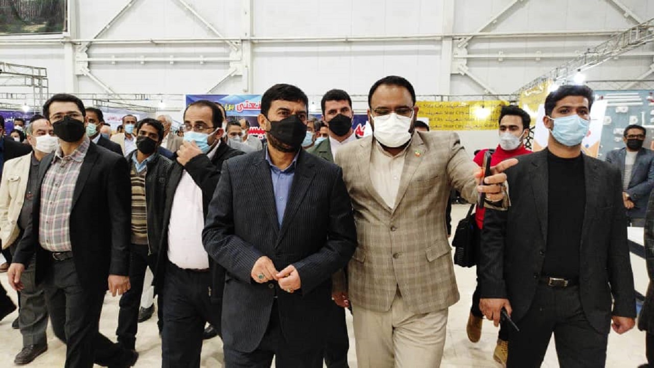 بازدید استاندار سیستان و بلوچستان از نمایشگاه توانمندی های صنایع کوچک و متوسط ساختمانی استان