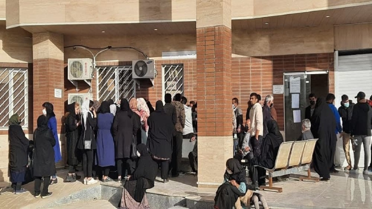 ازدحام جمعیت در کینیک دهدشت از