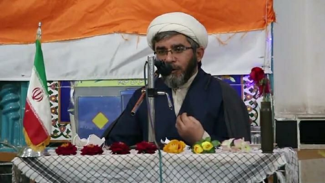 انقلابی ماندن وظیفه همگانی است