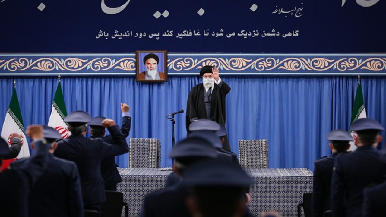 فردا؛ دیدار جمعی از فرماندهان و کارکنان نیروی هوایی ارتش با فرمانده کل‌ قوا