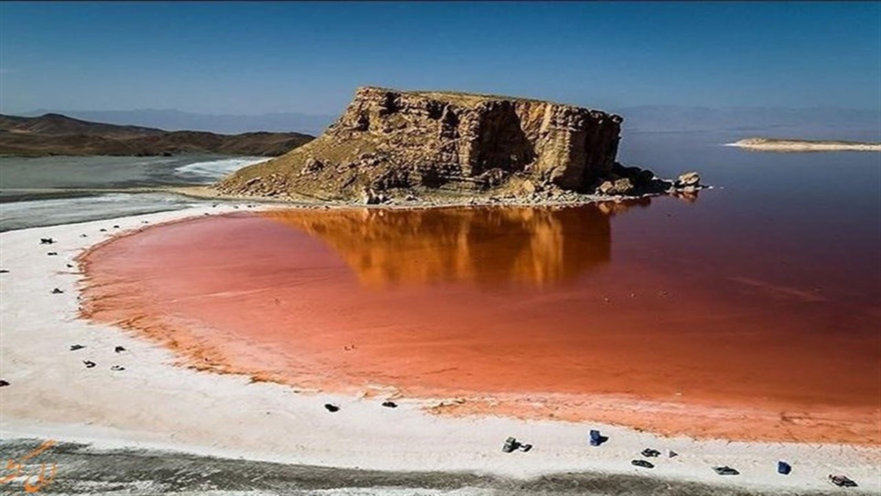 دریاچه ارومیه هر روز کوچکتر می‌شود