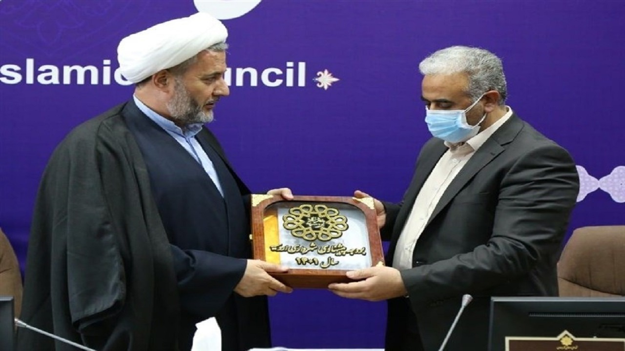 تحویل لایحه بودجه ۱۴۰۱ شهرداری ارومیه به شورای اسلامی/ ارتقاء کیفیت زندگی شهروندی، پیام مهم بودجه سال آینده