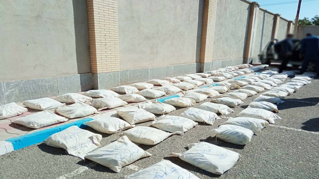 باند قاچاق مواد مخدر در جنوب استان کرمان متلاشی شد